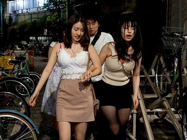 ＜連続射精×連続中出し＞エロ巨乳なヤリマン姉妹が後輩を襲う！彼女の隣で夜這いを仕…